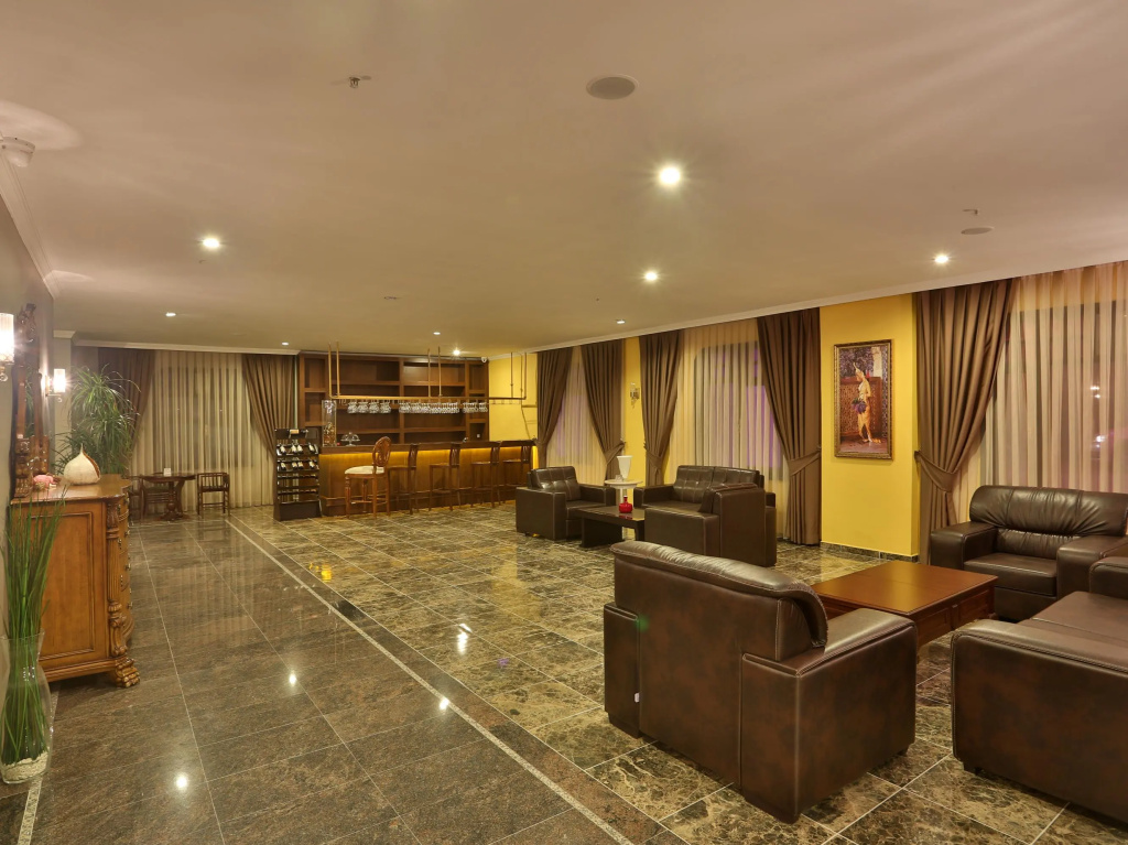 Lobby & Reception