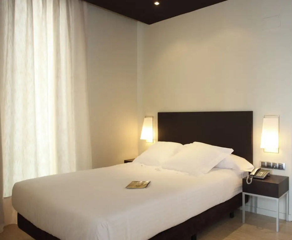 Hotel Sercotel Boulevard Vitoria - Tap to explore photos