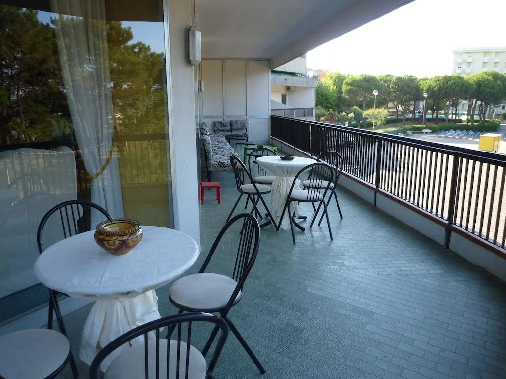 Balcony & Terrace
