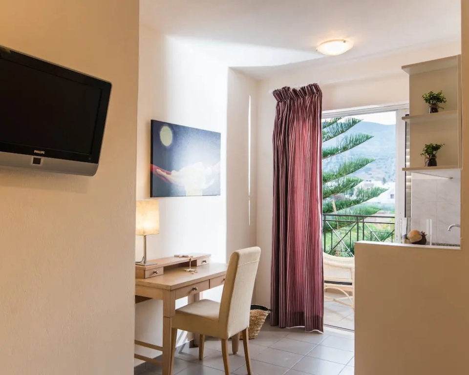 Superior Double Studio with balcony (full double bed)