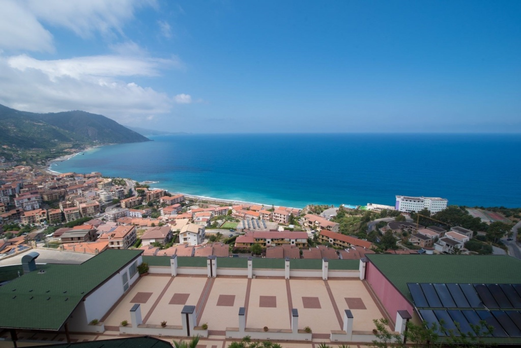 Beach & Waterfront