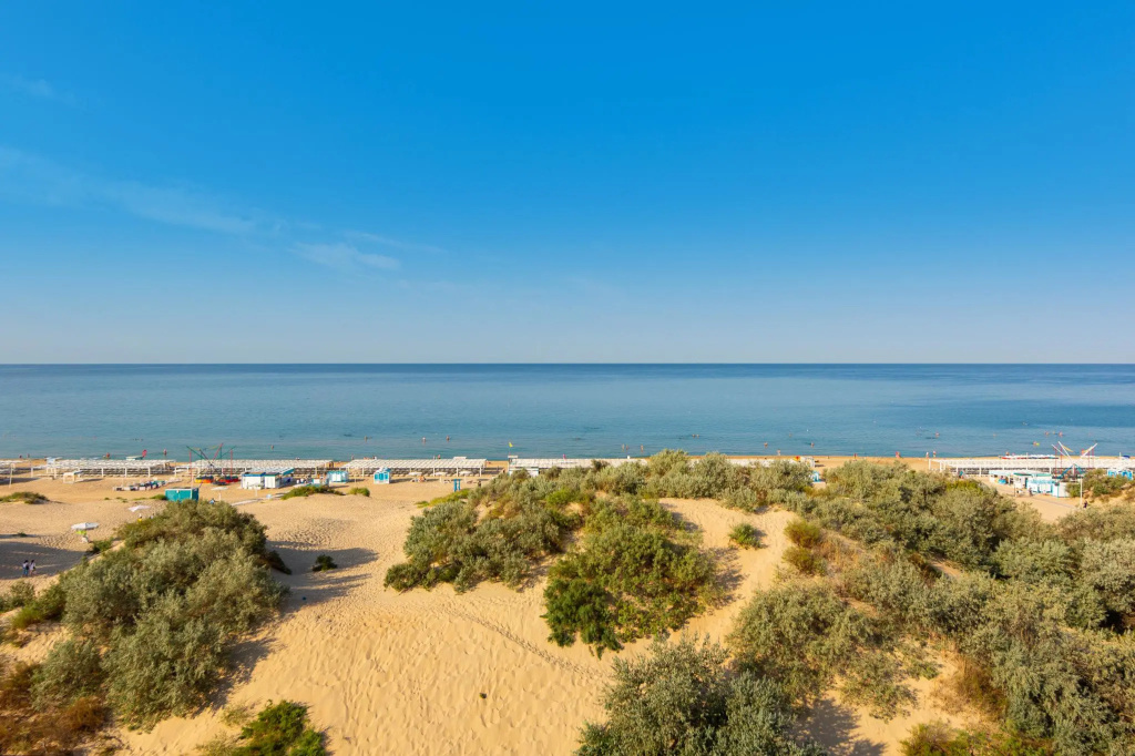 Beach & Waterfront