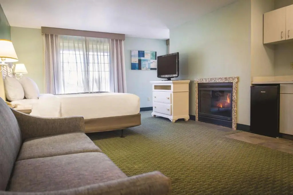 La Quinta Inn & Suites by Wyndham Newport - Chambres