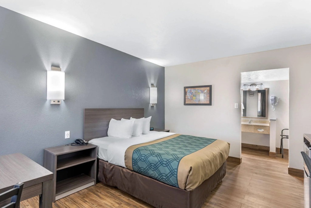Standard Double room (full double bed)