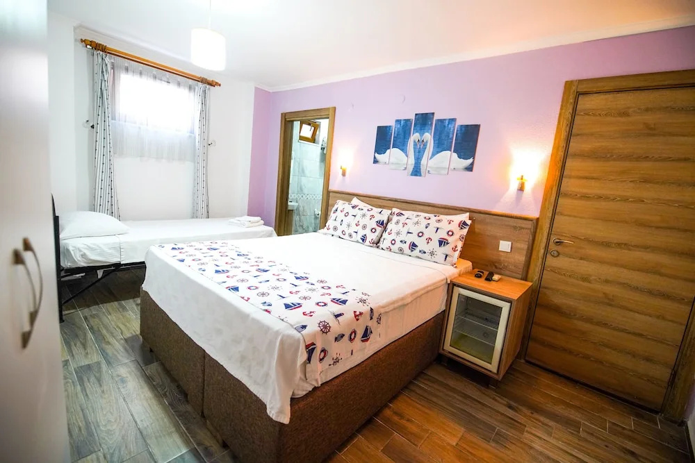 Economy Triple Basement room