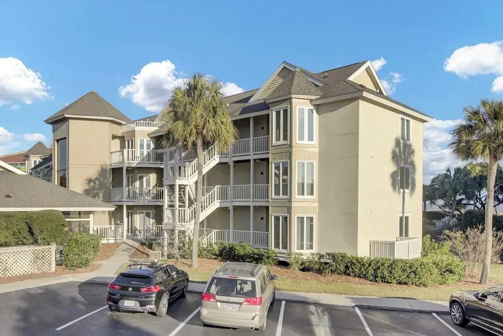 202 D Port O Call by Avantstay Beach Condo