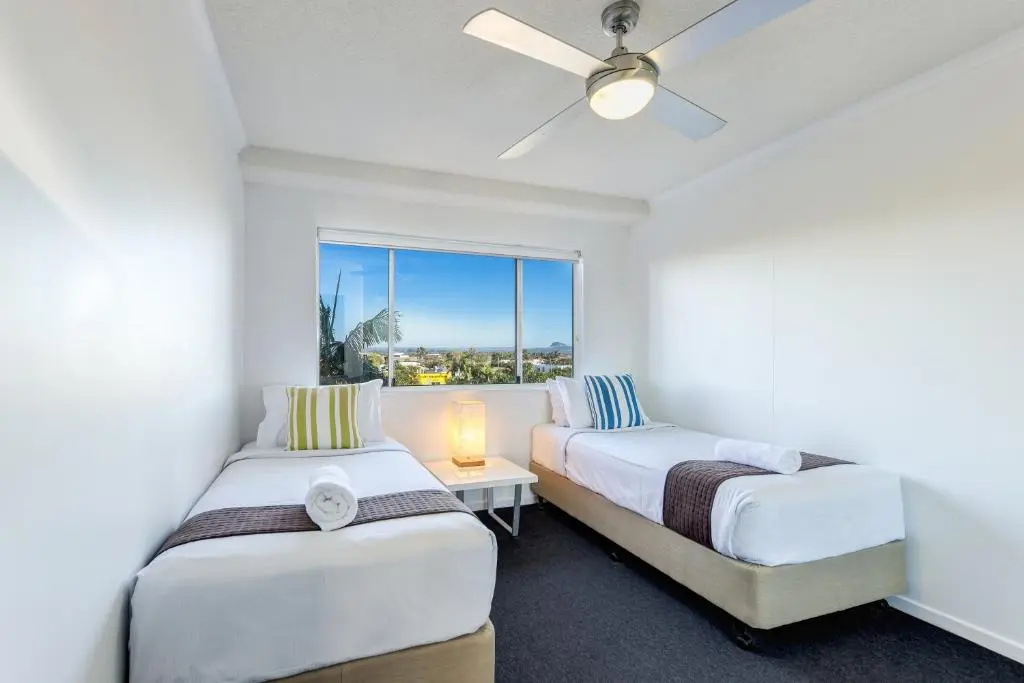 3 Bedrooms Apartment with garden view