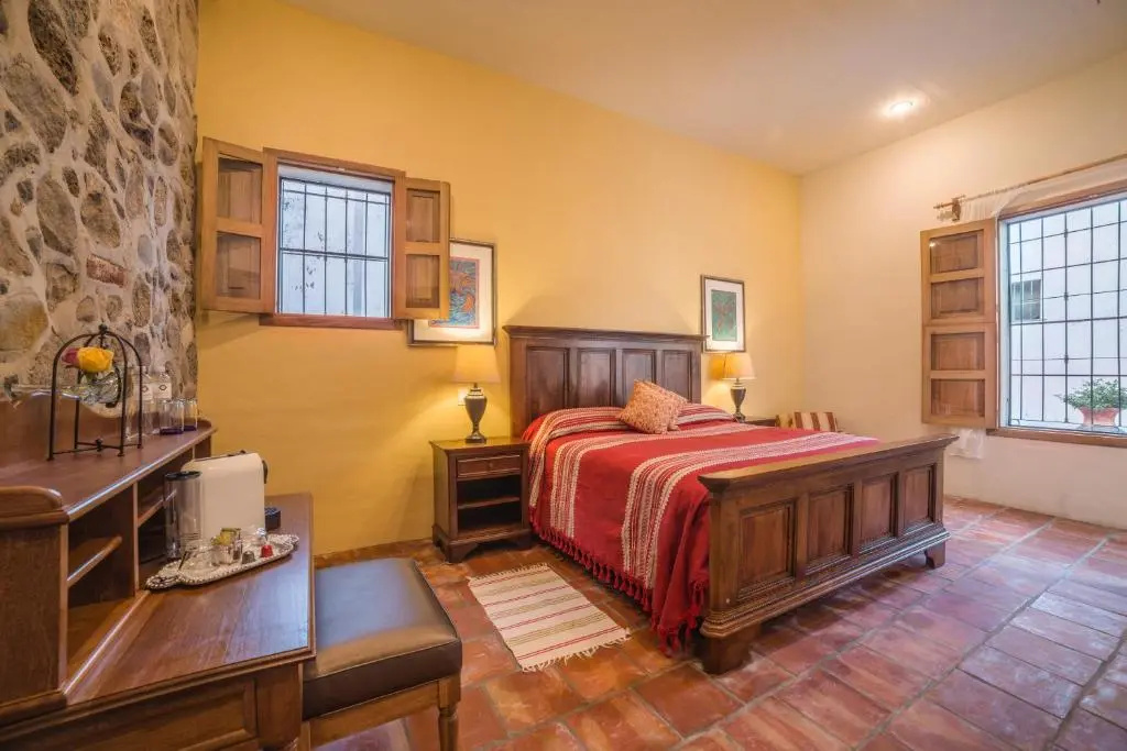 Deluxe Double room (full double bed)