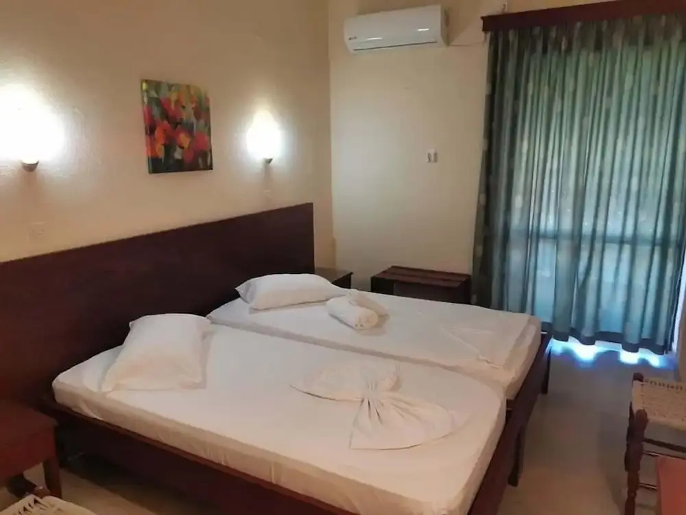 Standard Double room with balcony (full double bed)