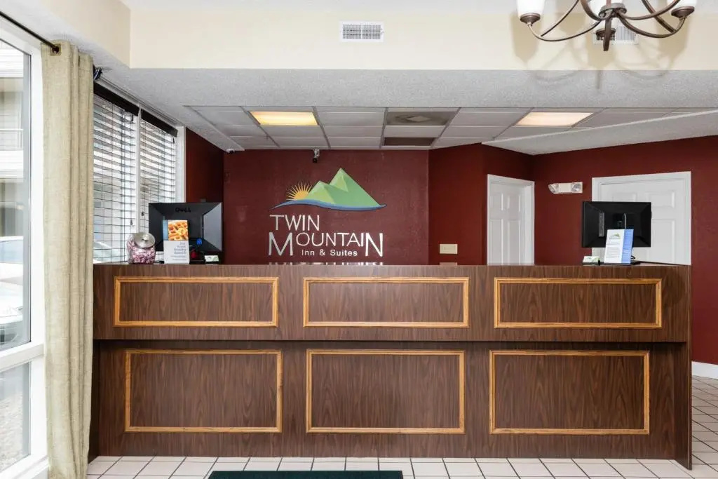Lobby & Reception