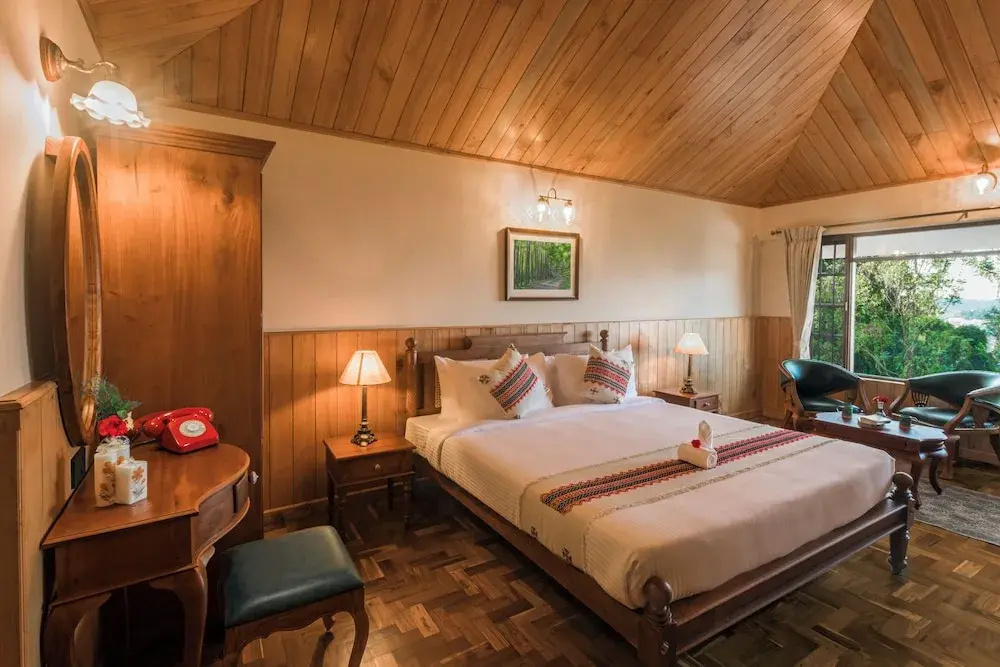 Standard room with mountain view