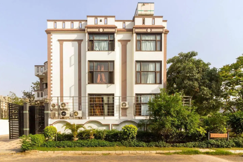 Hotel Empire BnB Gurgaon