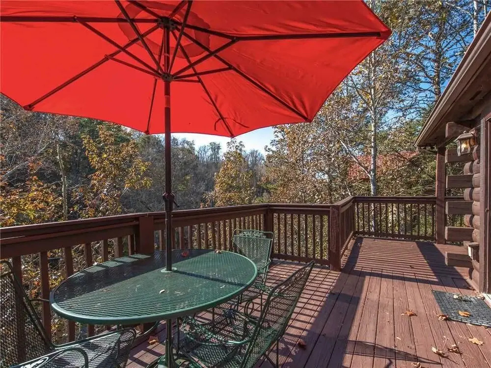 Mountain Flower 4 Bedroom Home with Hot Tub