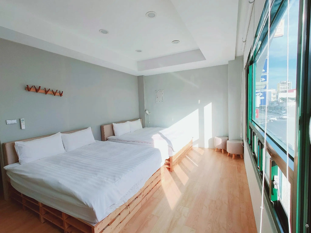 M House — 4