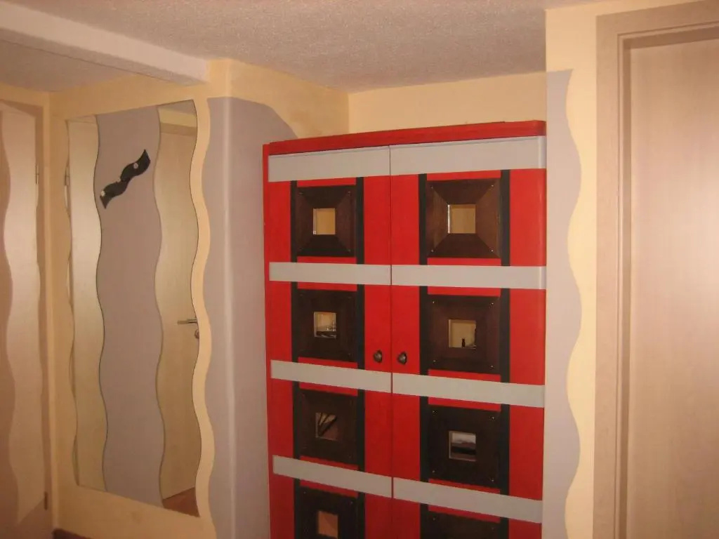 Economy room