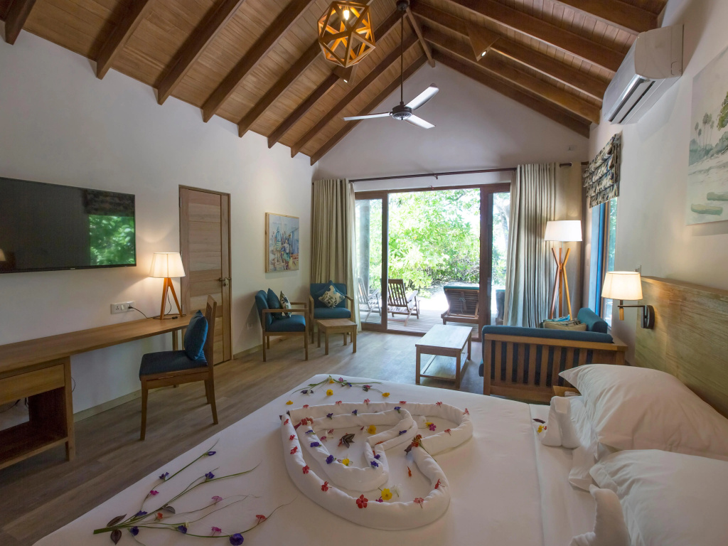 Reethi Faru Resort – Stay 5 Nights or More and Enjoy a Free Sunset Cruise — фото