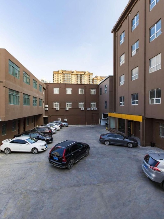 Rujia Pebble Hotel (Lianyungang High-speed Railway Station Yanhe Alley)