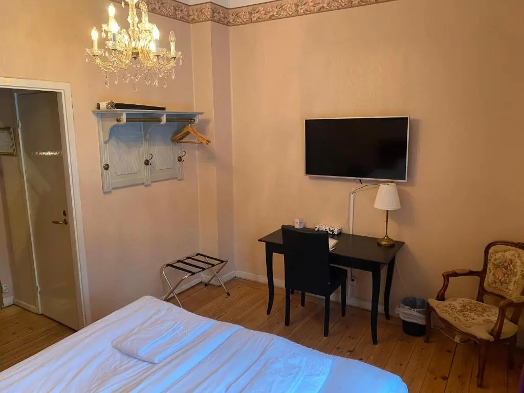 Economy Double room (full double bed)