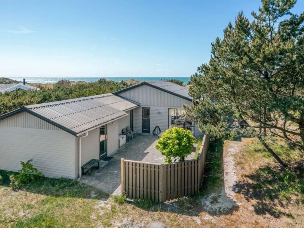 "Petersen" - 50m from the sea in NE Jutland