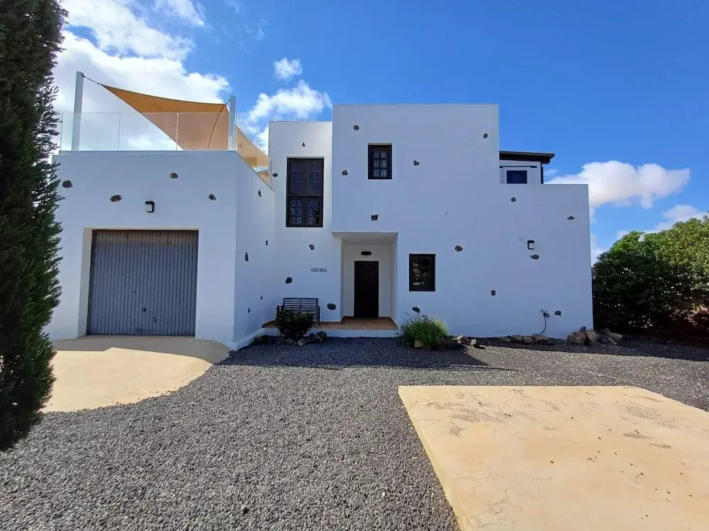 Lajares Villa-sleeps 6-free Parking-playground