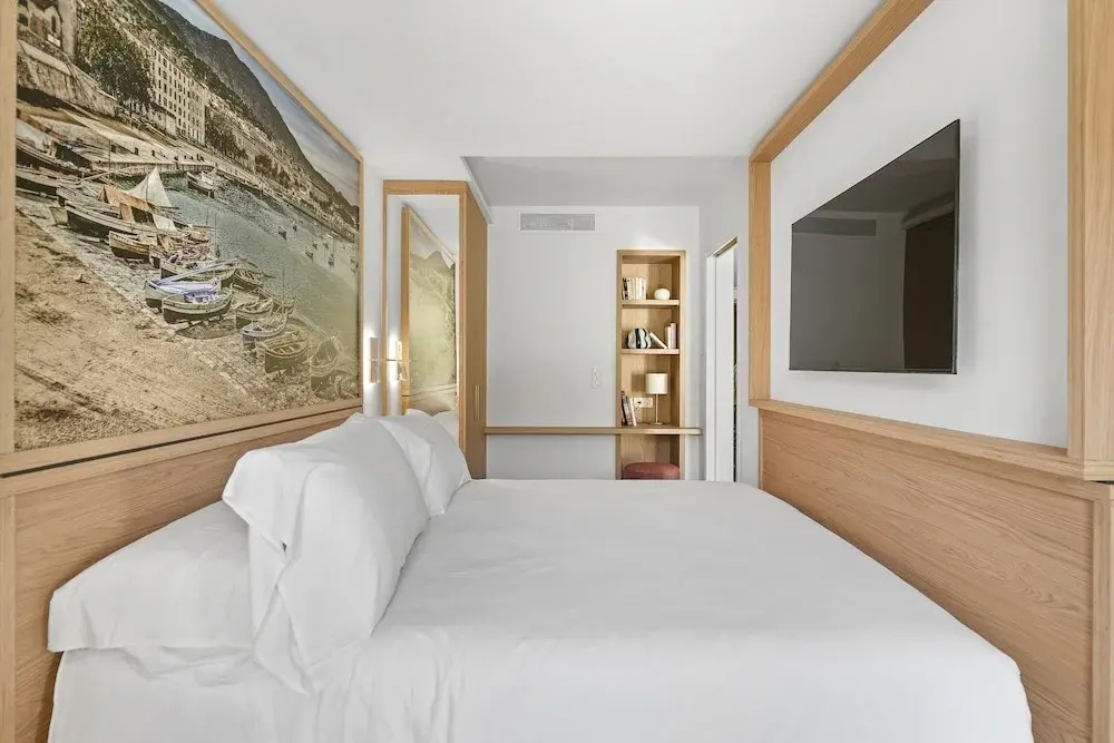 Voir la photo 1 — Novaya Suites