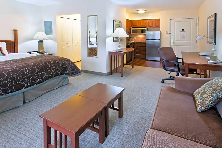 Staybridge Suites Everett-Paine Field by IHG - Chambres