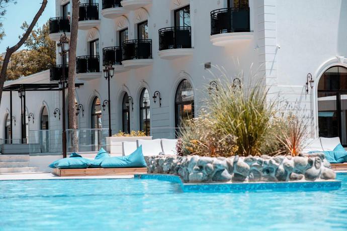 gallery_image_hidden_9