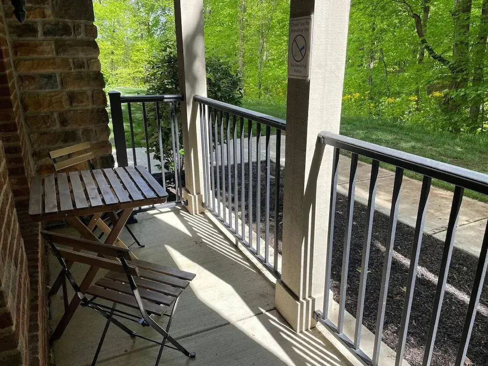 Polaris King Flat Pet-friendly Nature Views