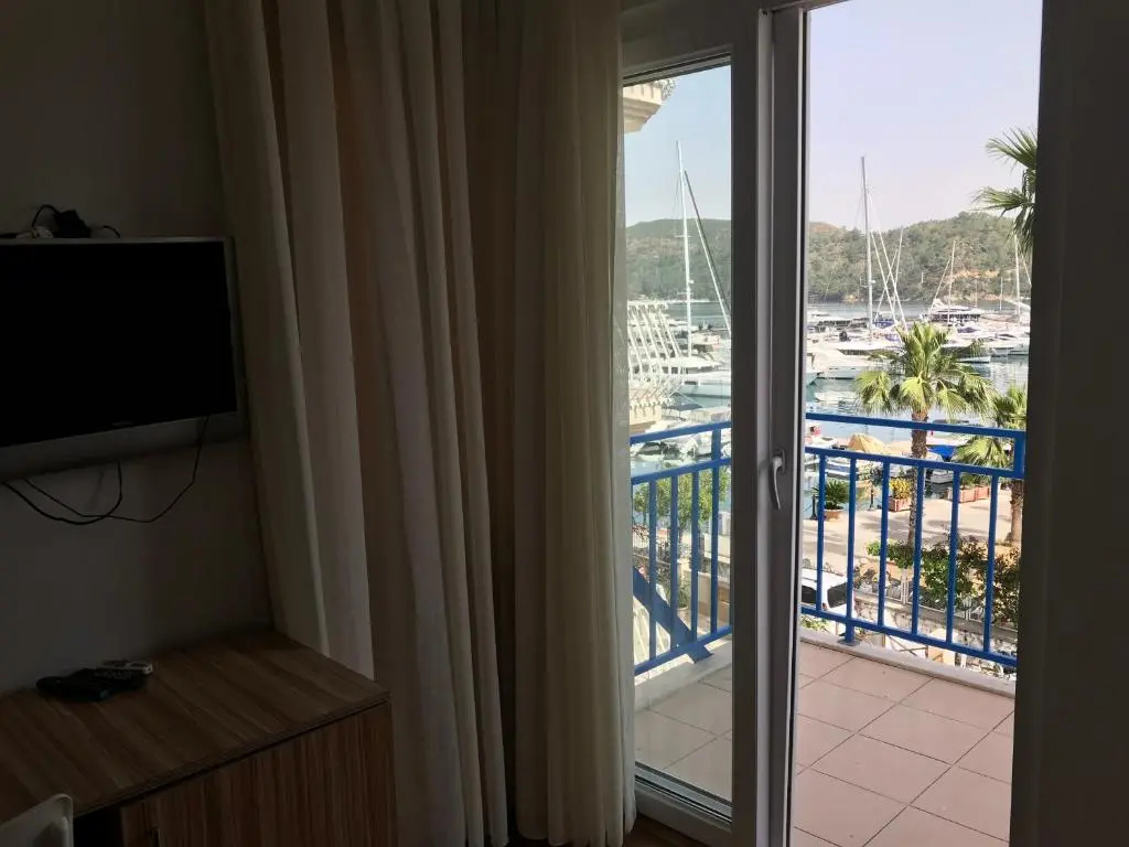 Economy room