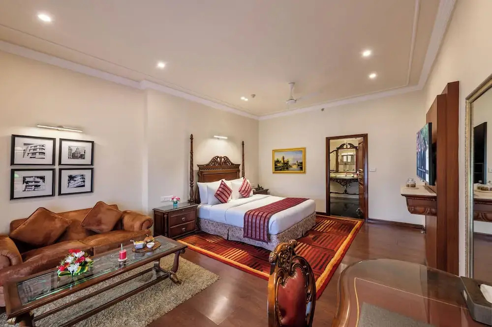 Executive Double Cottage with balcony and with garden view (full double bed)