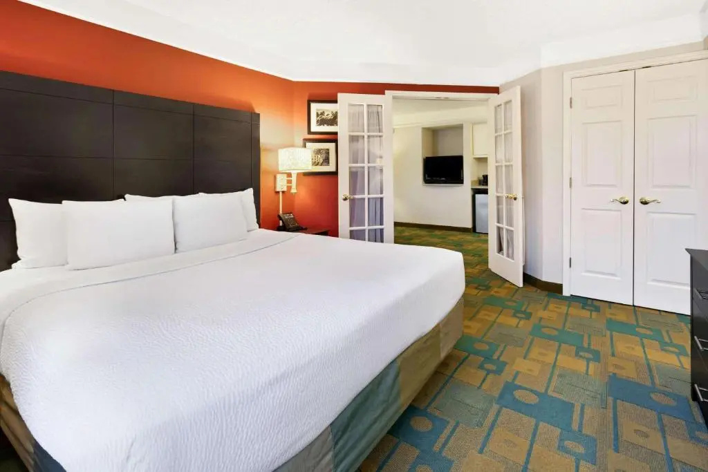La Quinta Inn & Suites by Wyndham Dallas DFW Airport North - Chambres