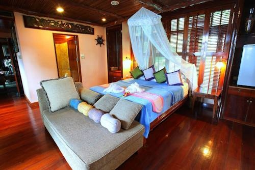 Silver Sea Phuket Beach Villa — фото