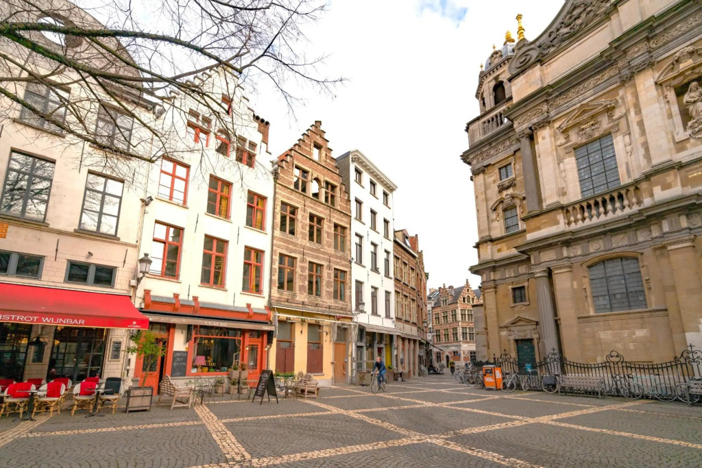 The Hendrik Square Residence