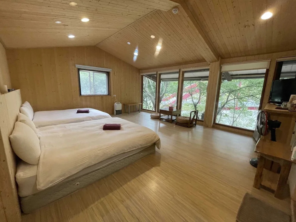 4 Bedrooms Family Cottage