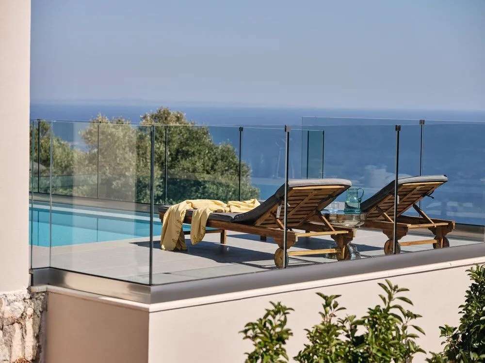 Thea lux natur villa