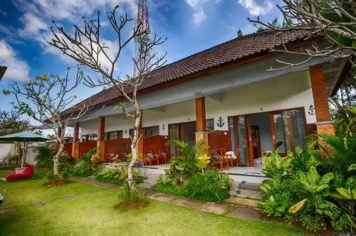 Taju Guest House