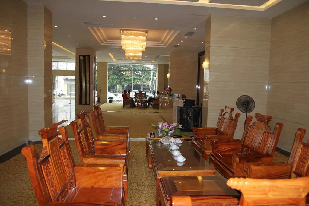 Golden Hotel - Général
