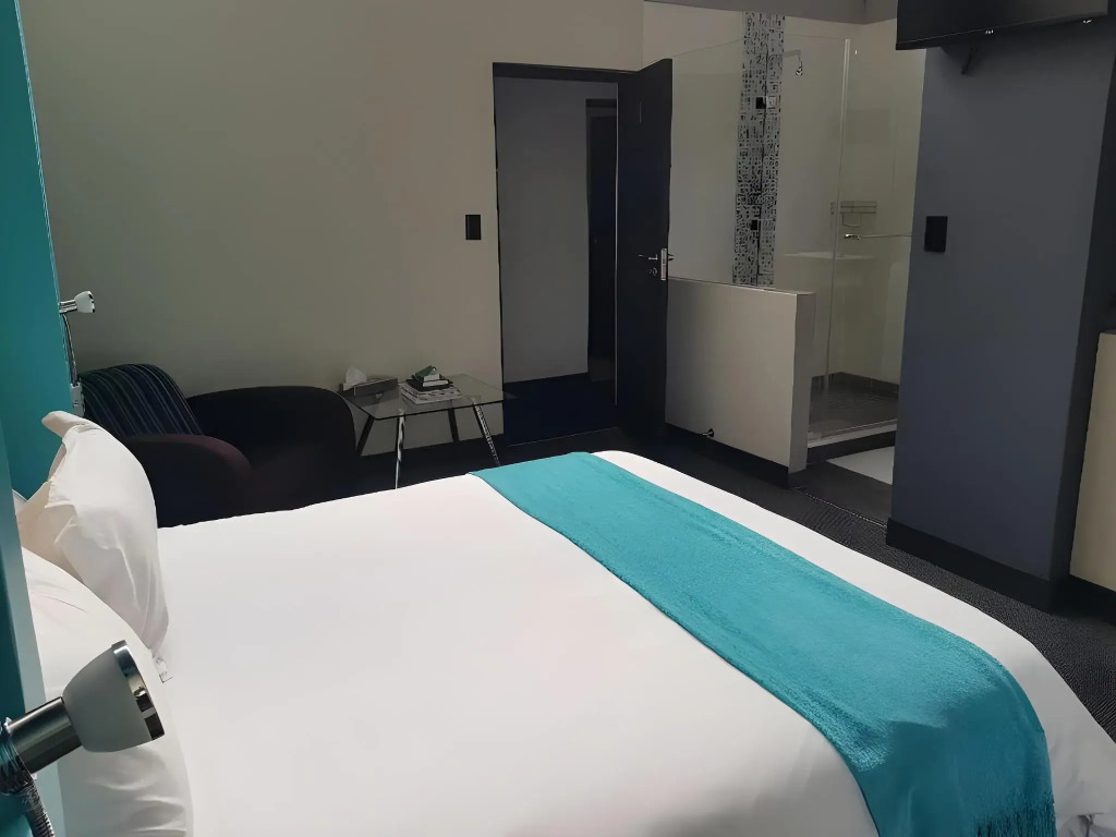 City Living Boutique Hotel - фото 3