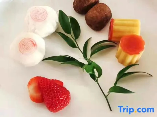 Food & Beverage