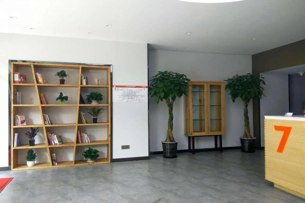 Lobby & Reception