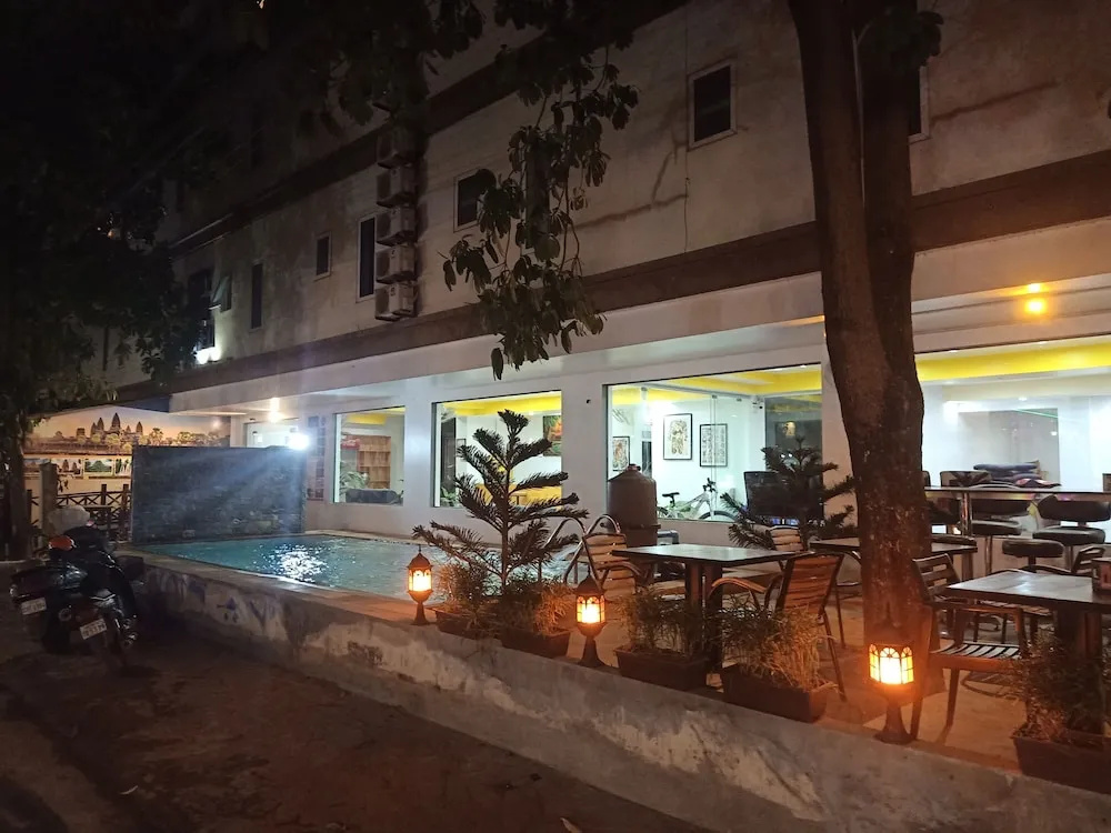 Lobby & Reception
