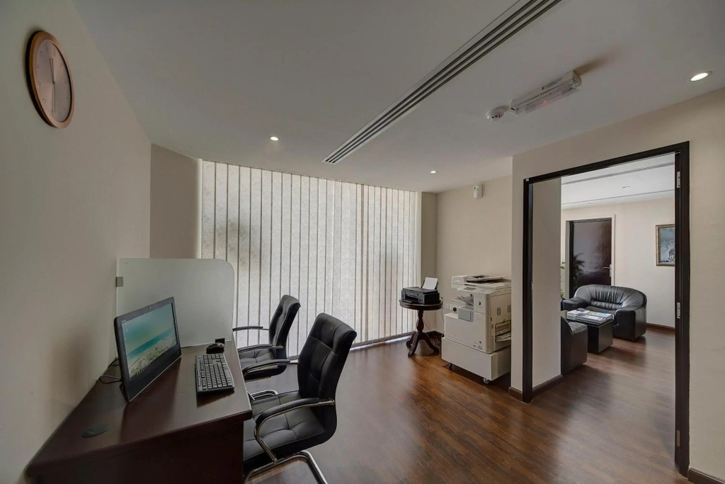 Ajman Beach Hotel - фото 7