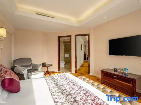 Deluxe Quadruple room