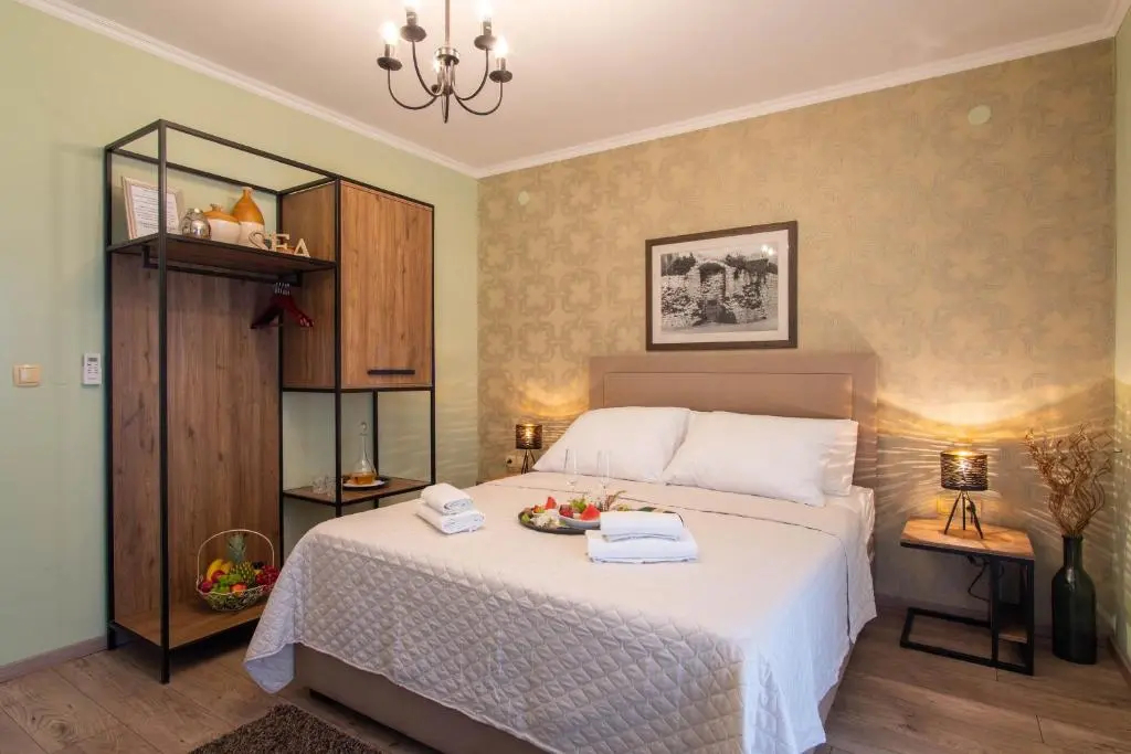 標準雙人房，設有露台及海景，配備雙人床