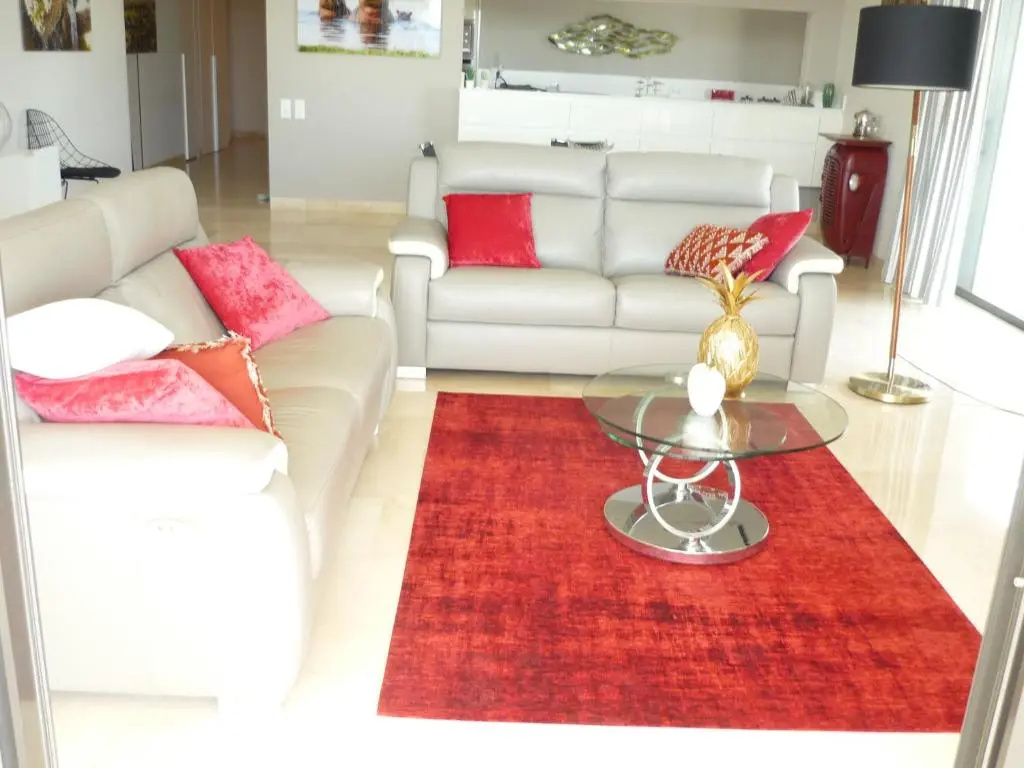 Apartment with sea view