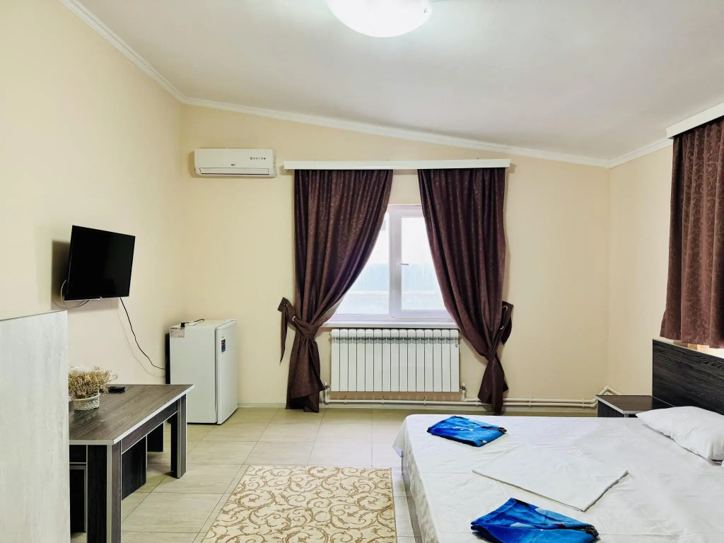 Superior Double room (full double bed)