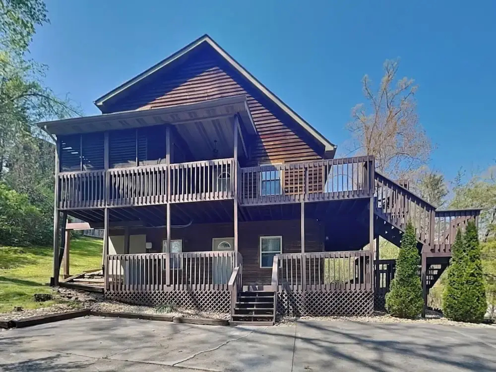 Hilltop Hideaway by Jackson Mountain Rentals