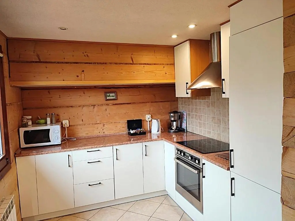 3 Bedrooms Apartment