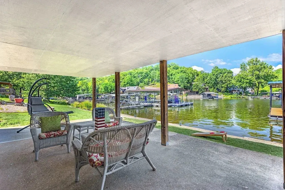 The Lake Shack Waterfront Life