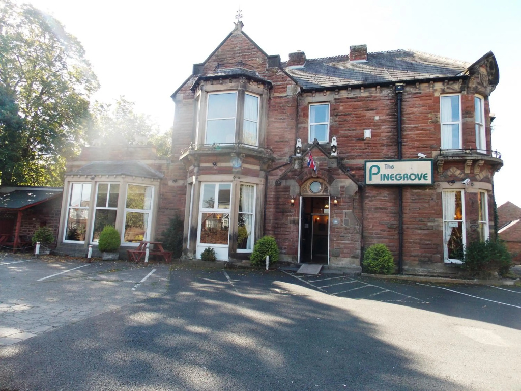 Pinegrove Hotel